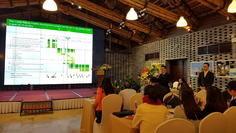 Nhóm định lượng Vietcombank trình bày kết quả xây dựng mô hình với NHNN. 