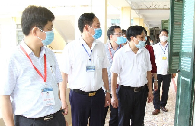 Đoàn công tác Bộ GD-ĐT kiểm tra công tác thi tại điểm thi trường THPT Tây Tiền Hải (huyện Tiền Hải, tỉnh Thái Bình).