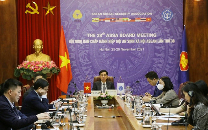 Lãnh đạo Bảo hiểm xã hội Việt Nam dự Hội nghị Ban Chấp hành Hiệp hội An sinh xã hội ASEAN lần thứ 38 theo hình thức trực tuyến vào tháng 11/2021 (Ảnh minh họa: VSS).