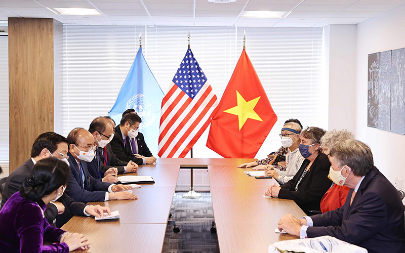 Chủ tịch nước Nguyễn Xuân Phúc tiếp đại diện bạn bè Hoa Kỳ nhân kỷ niệm 60 năm thảm họa da cam ở Việt Nam. (Ảnh: Thống Nhất/TTXVN)