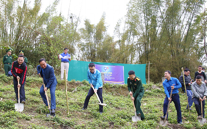 T.Ư Hội Liên hiệp Thanh niên Việt Nam phối hợp các đơn vị liên quan khởi công Nhà ở xã hội tại xã Xín Cái, huyện Mèo Vạc ( Hà Giang) trong Tháng Thanh niên năm 2021.