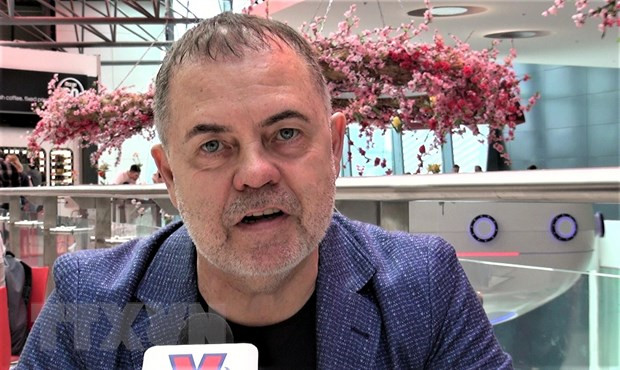 Chủ tịch Hội đồng chuyên gia Quỹ nghiên cứu Á-Âu Grigory Trofimchuk trả lời phỏng vấn phóng viên TTXVN. (Ảnh: Hồng Quân/TTXVN)