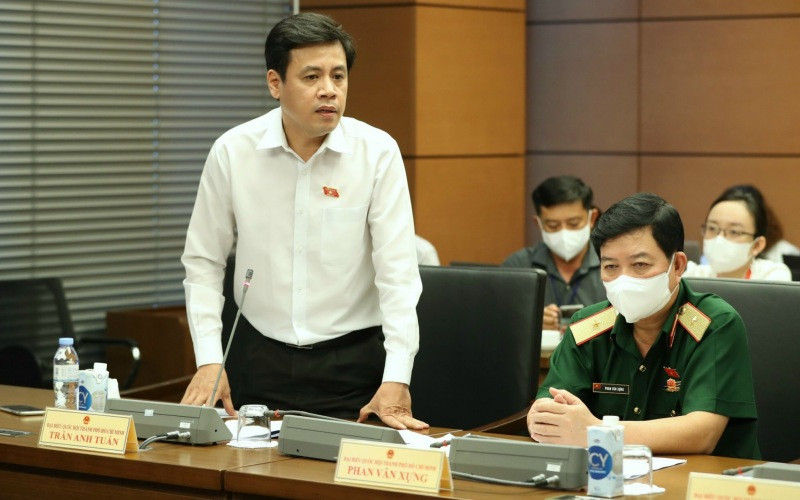 Đại biểu Quốc hội TP Hồ Chí Minh thảo luận tại tổ trong Kỳ họp thứ nhất, Quốc hội khóa XV. (Ảnh: Duy Linh)