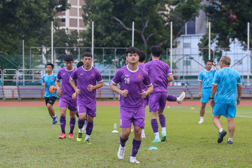 Đội tuyển Việt Nam trong buổi tập chiều 14/12. (Ảnh: VFF)