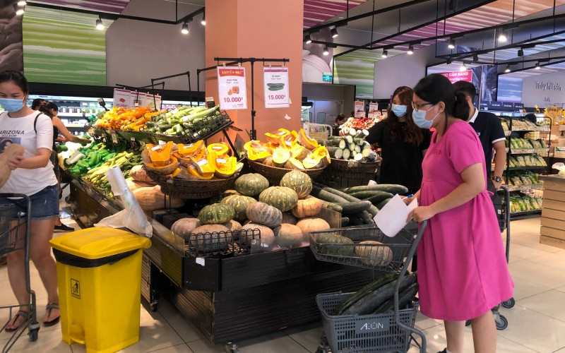 Quầy hàng rau củ quả phong phú, liên tục được bổ sung tại siêu thị Aeon Long Biên.