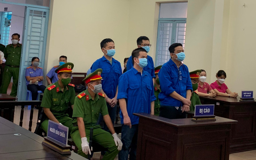 Các bị cáo tại phiên tòa.