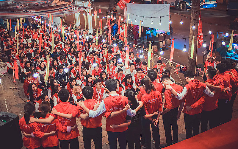 Các thành viên chủ chốt Ban Tổ chức chuẩn bị ra quân triển khai Ngày hội “Tất niên hồng” năm 2021.