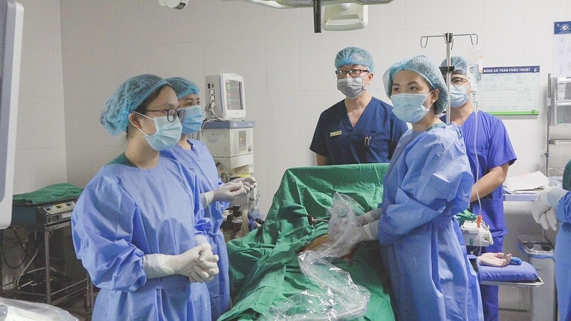 Sinh con khỏe mạnh dù sản phụ bị cạn sạch nước ối ở tuần 23