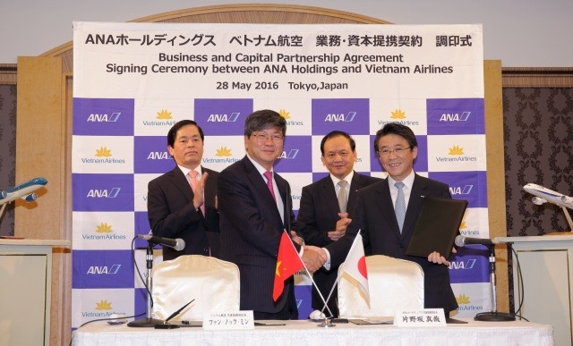Vietnam Airlines và All Nippon Airways (ANA Holdings) chính thức ký hợp đồng mua bán cổ phần