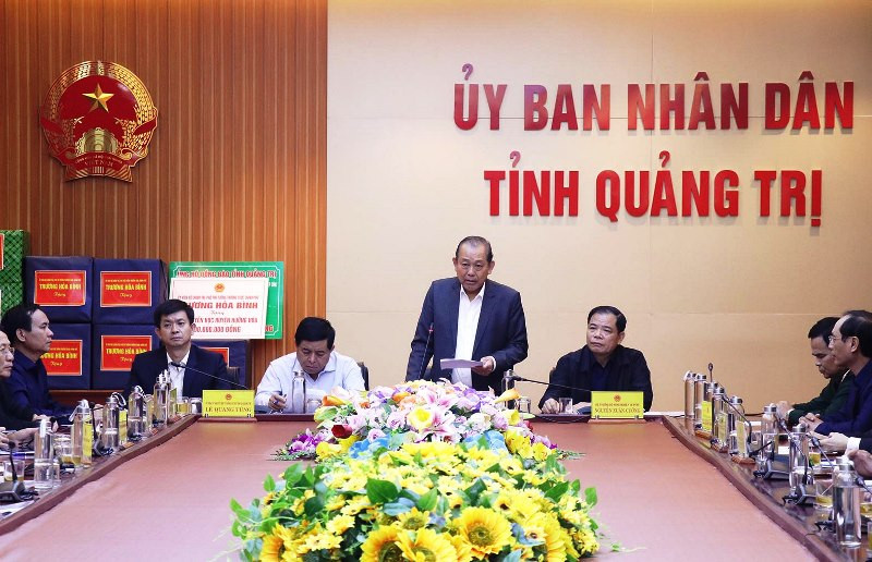 Phó Thủ tướng Thường trực Chính phủ Trương Hòa Bình cùng đoàn công tác làm việc với lãnh đạo tỉnh Quảng Trị.