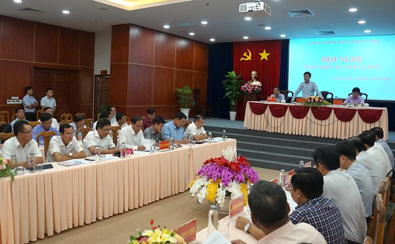 Chủ tịch UBND tỉnh Cà Mau phát biểu tại hội nghị nhằm tìm hướng phát triển du lịch Cà Mau.