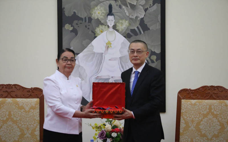 Trao huân chương cao quý dành cho cố Đại sứ Ngô Điền