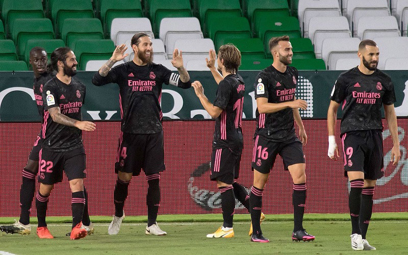 Các cầu thủ Real ăn mừng chiến thắng đầu tiên ở mùa giải mới. (Ảnh: Real Madird)