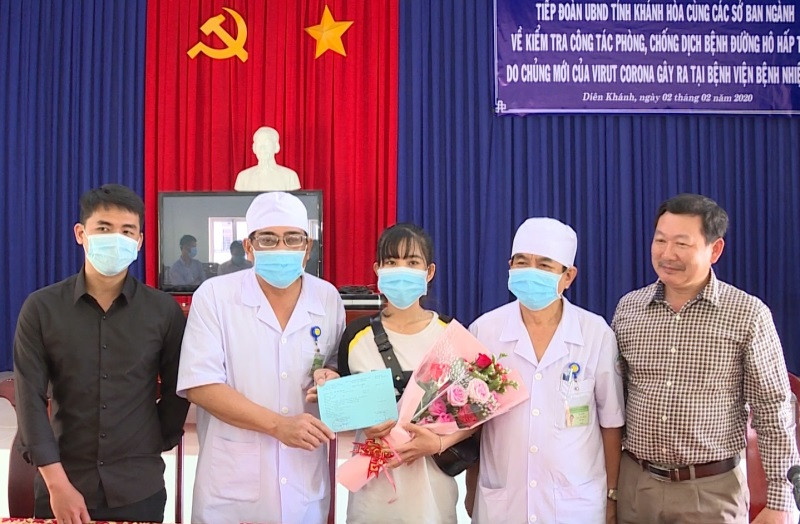 Nữ bệnh nhân đầu tiên tại Khánh Hòa mắc Covid-19 được điều trị khỏi, xuất viện ngày 4-2-2020.
