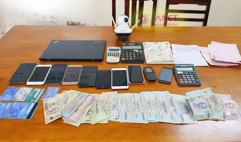 Tang vật Công an Cần Thơ thu giữ liên quan đến vụ án.