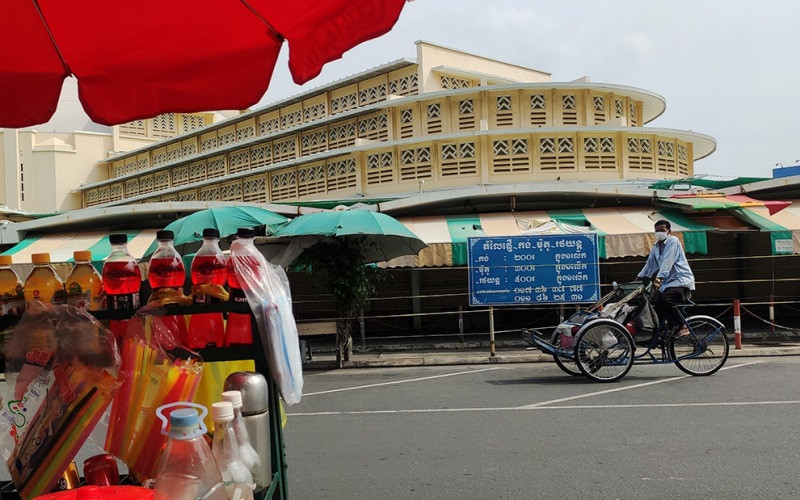 Người lao động ở Phnom Penh gặp nhiều khó khăn do đại dịch Covid-19.