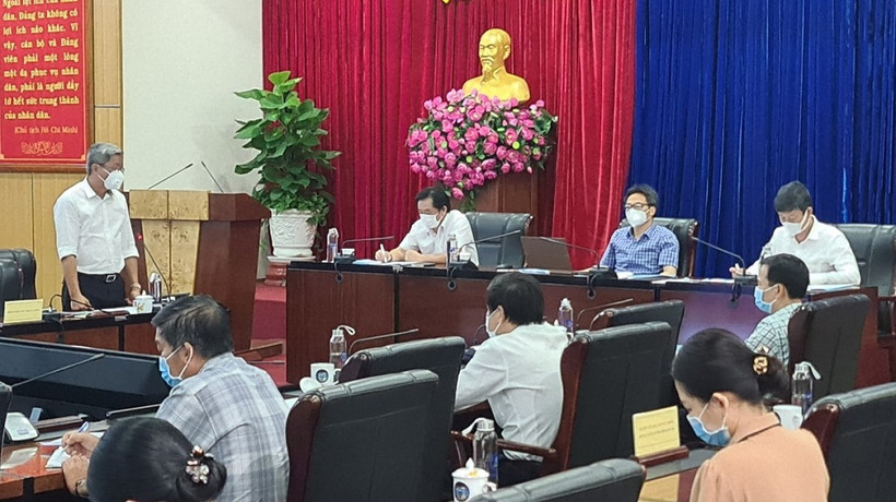 Phó Thủ tướng Vũ Đức Đam làm việc với tỉnh Bình Dương về công tác phòng, chống dịch.
