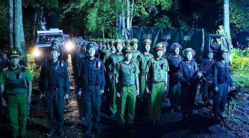 Một cảnh trong phim “Bão ngầm”. (Đoàn làm phim cung cấp)