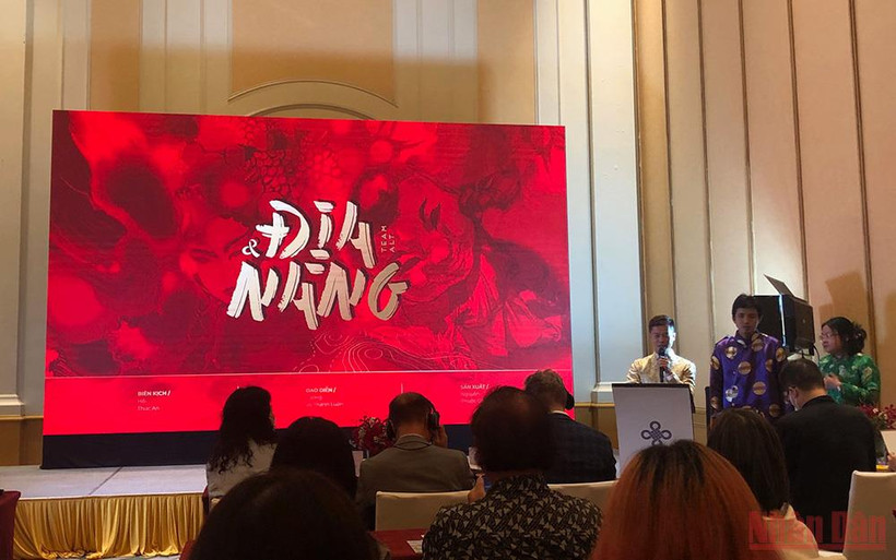 Nhóm tác giả phim "Địa và Nàng" giới thiệu dự án của mình.