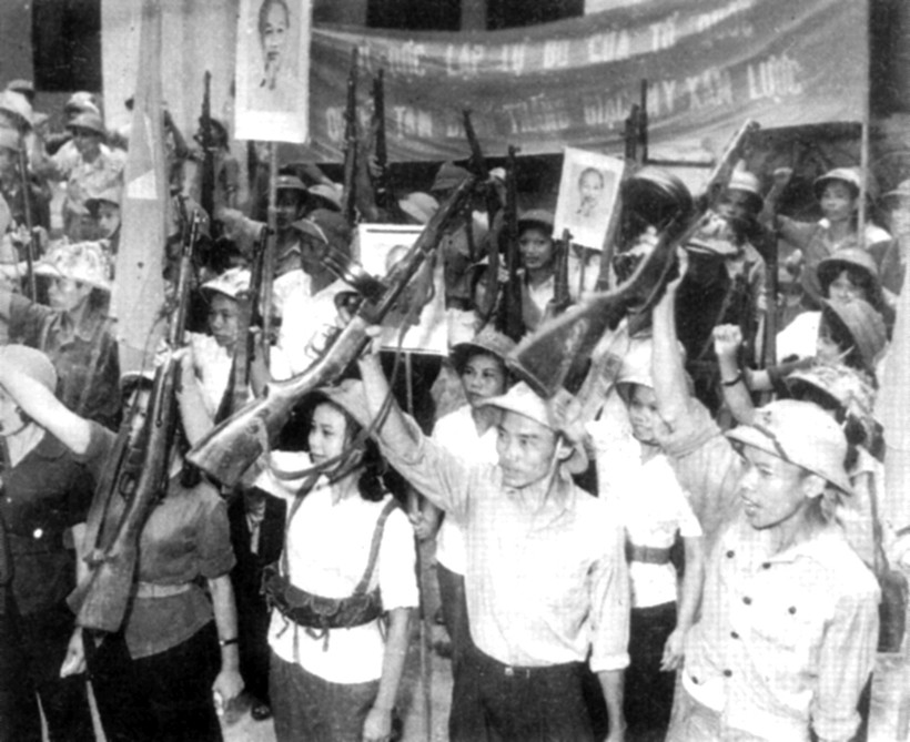 Thanh niên miền Bắc tòng quân. Ảnh tư liệu