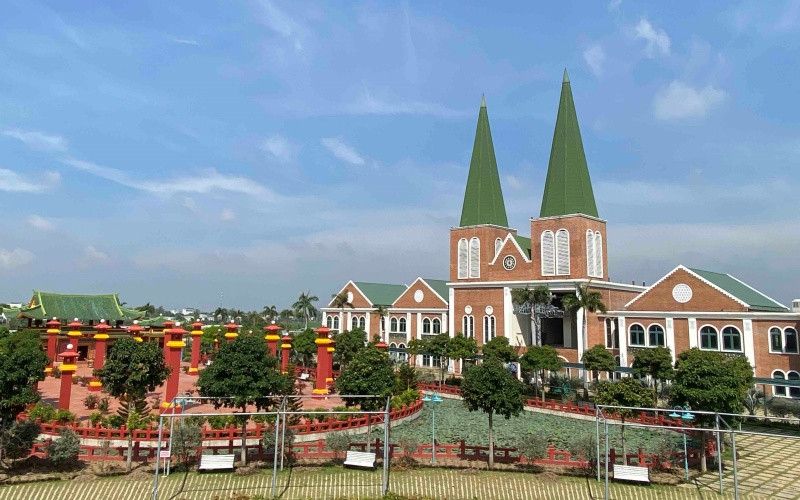 Dự án Khu du lịch cáp treo Núi Sam bị đình trệ, ngưng thi công nhiều tháng liền.