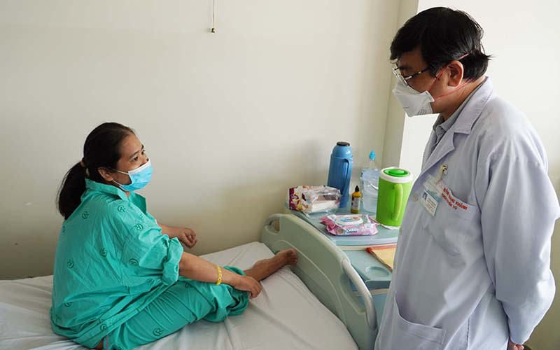 Bệnh nhân phục hồi dần sau hậu phẫu. (Ảnh bệnh viện cung cấp)