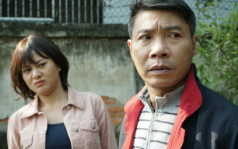 Các nghệ sĩ Công Lý và Phương Oanh trong phim.