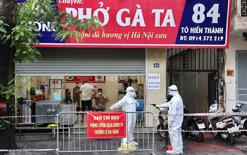 Khu vực bị phong tỏa tại phố Tô Hiến Thành, Hà Nội. Ảnh: DUY LINH