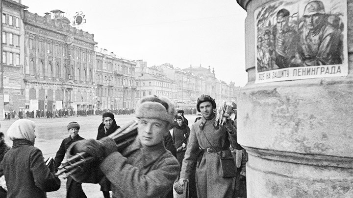 Đại lộ Nevsky tại thành phố Leningrad bị bao vây năm 1941. Ảnh: SPUTNIK