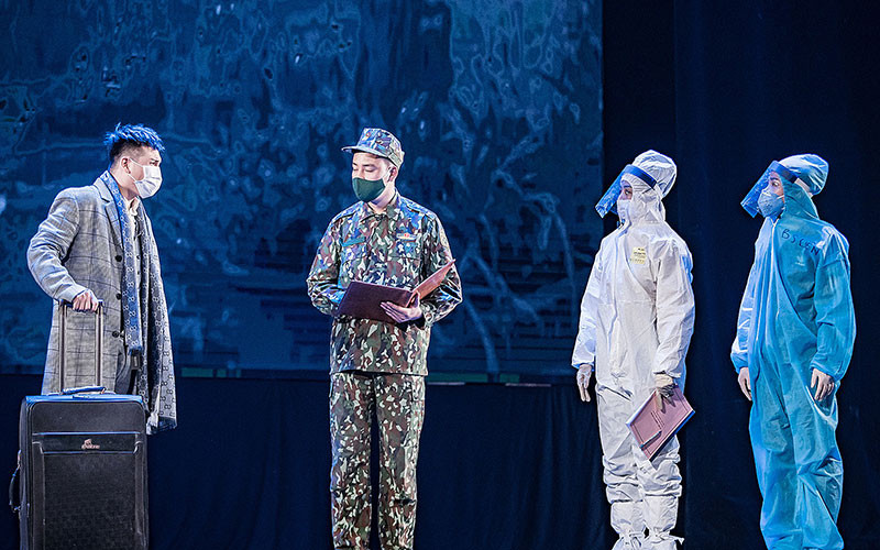 Một cảnh trong vở "Cuộc chiến Covid" của Sân khấu Lệ Ngọc. Ảnh: Sân khấu Lệ Ngọc