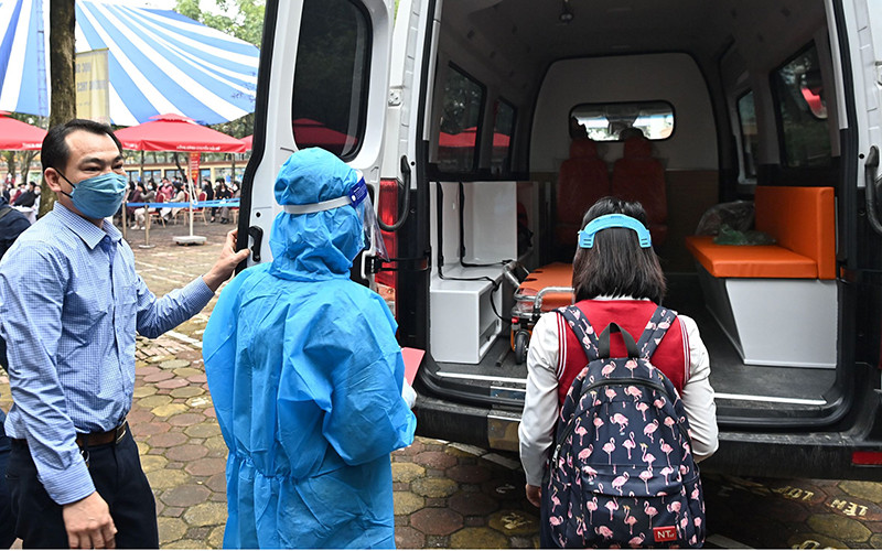 Diễn tập các tình huống đưa học sinh quay trở lại trường tại Trường Trung học cơ sở Giảng Võ, Ba Đình, Hà Nội. (Ảnh: Minh Hà)