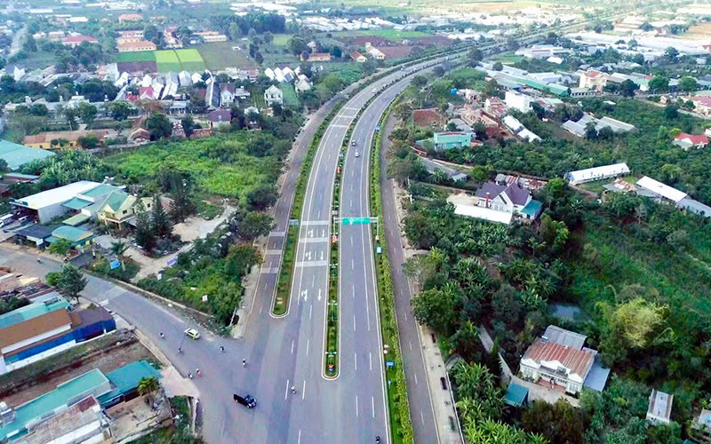 Tuyến cao tốc Liên Khương-Đà Lạt được đưa vào sử dụng hơn 10 năm nay.