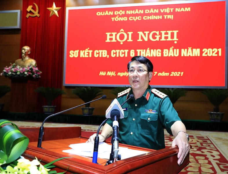 Đại tướng Lương Cường, Chủ nhiệm Tổng cục Chính trị, phát biểu ý kiến tại hội nghị.