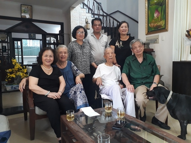 Một lần thăm chú Mười Hương