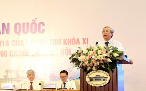 Thường trực Ban Bí thư Trần Quốc Vượng phát biểu tại Hội nghị.