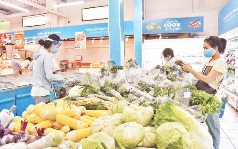 Khu vực bán nông sản tại siêu thị BRG (Hà Nội). 