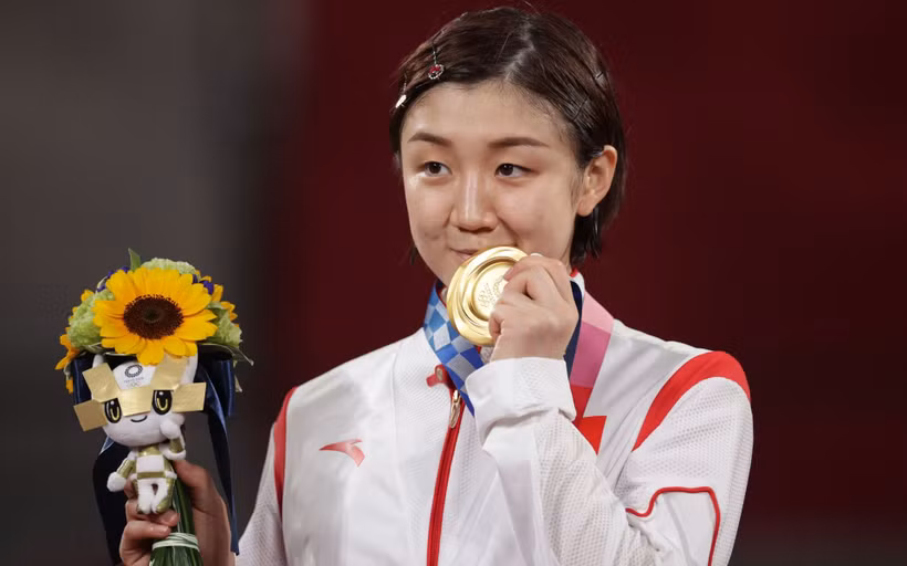 Chen Meng kết thúc ngày thi đấu thành công cho đoàn Trung Quốc với tấm huy chương vàng đơn nữ bóng bàn. (Ảnh: Reuters)