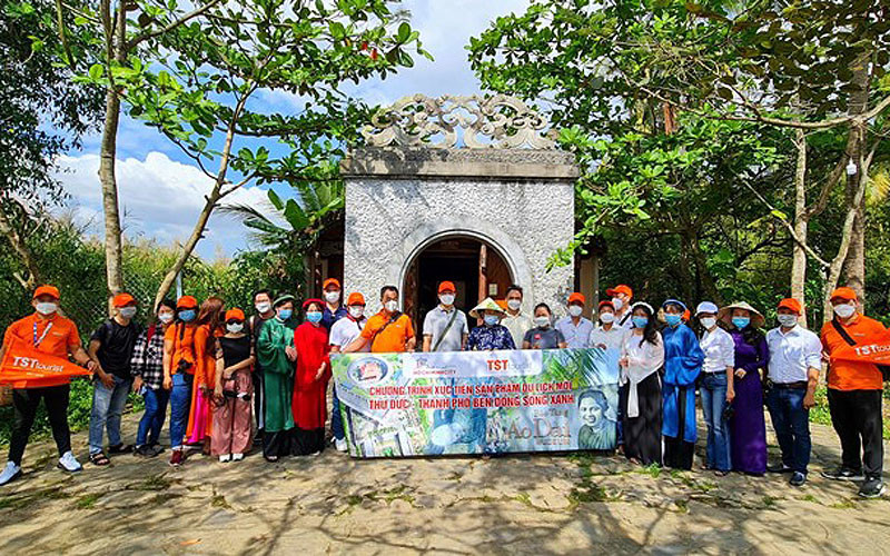 Du khách tham gia tour mới “Thủ Đức - thành phố bên dòng sông xanh” do Sở Du lịch Thành phố Hồ Chí Minh và Công ty TST Tourist tổ chức những ngày đầu năm 2022. (Ảnh:hochiminhcity.gov.vn)