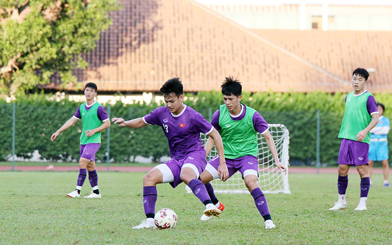 Đội tuyển Việt Nam tập luyện với quyết tâm có ba điểm trước Campuchia. Ảnh: VFF