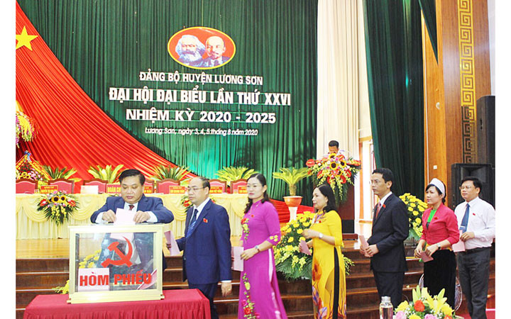 Đại hội Đảng bộ huyện Lương Sơn nhiệm kỳ 2020-2025 đã lựa chọn bầu Ban Chấp hành khóa mới đúng theo tiêu chuẩn đề ra.