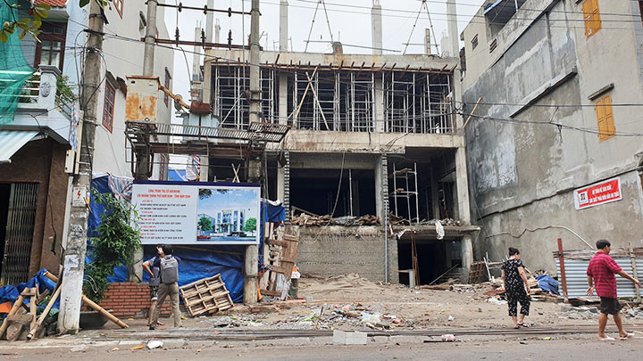 Công trình trụ sở Agribank chi nhánh TP Nam Định được xây dựng trên diện tích khoảng 400 m² ở mặt đường Tô Hiệu (phường Ngô Quyền, TP Nam Định).