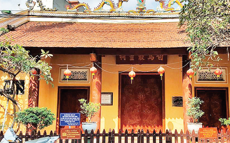 Di tích đền Bạch Mã.