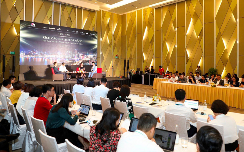 Tọa đàm “Kích cầu du lịch Đà Nẵng Vai trò của sản phẩm, dịch vụ giải trí đêm”.