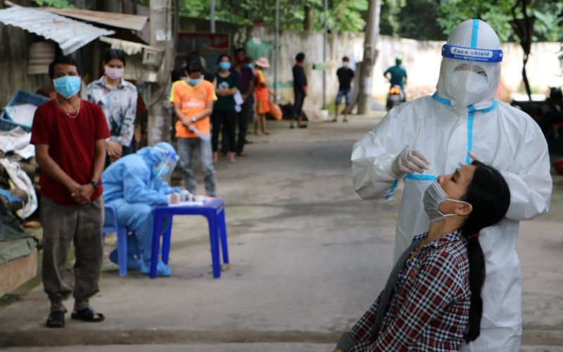 Lấy mẫu xét nghiệm Covid-19 tại thành phố Biên Hòa vào tháng 9/2021.