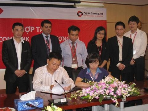 Giao dịch qua Ví điện tử bằng thẻ Techcombank