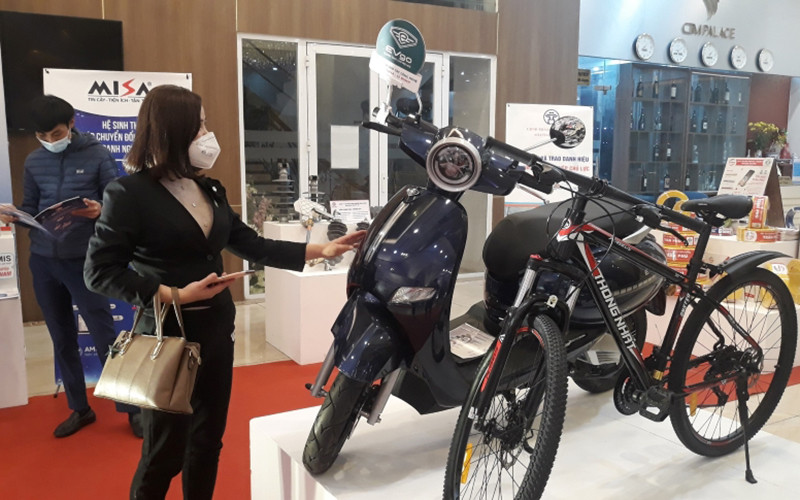 Giới thiệu các sản phẩm công nghiệp chủ lực thành phố Hà Nội năm 2021 đến người tiêu dùng.