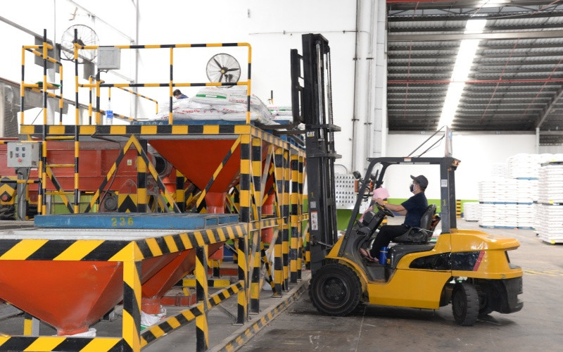 Công ty Cổ phần chăn nuôi C.P Việt Nam, chi nhánh nhà máy Tiền Giang tổ chức cho công nhân làm việc "3 tại chỗ” và an toàn với dịch Covid-19.