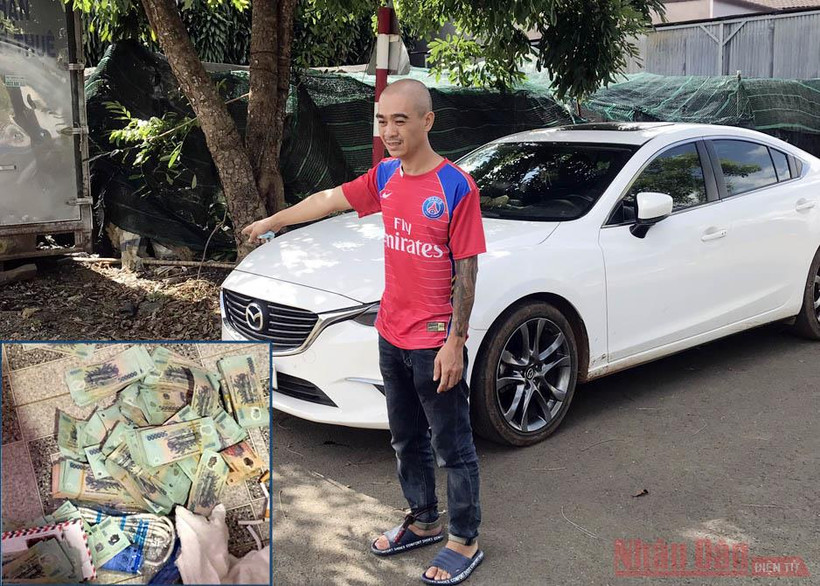 Đối tượng Vũ cùng tang vật vụ trộm.