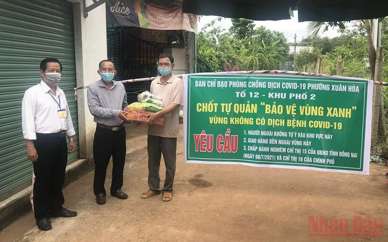 Chốt kiểm soát bảo vệ “vùng xanh” ở TP Long Khánh, tỉnh Đồng Nai. (Ảnh: Thiên Vương)