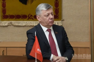 Đồng chí Dmitry Novikov, Phó Chủ tịch Đảng Cộng sản Liên bang Nga, Phó Chủ tịch thứ nhất Ủy ban Đối ngoại Duma Quốc gia (Hạ viện) Nga. 